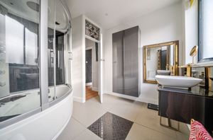 Bathroom- click for photo gallery